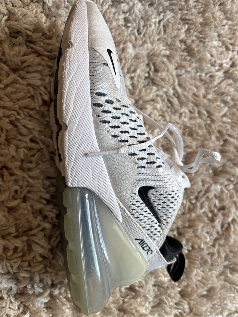 Nike Kids Air270 Sneakers in White and Black - Picture 2 of 3